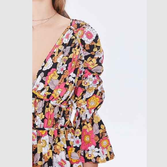 Floral Print Bell Sleeve Dress - Picture 3 of 6